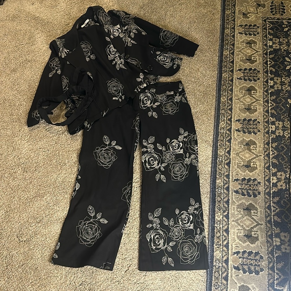Floral capri pants and jacket